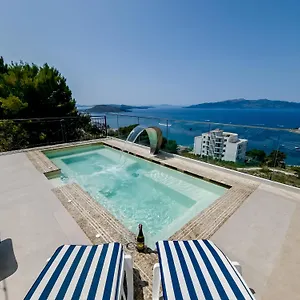 Hotel Sunset Shoreline - Sea View - Free Private Parking - Pool, Saranda